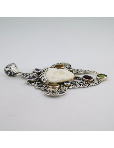 Colgante de Hueso, Topacio Azul, Granate, Peridoto, Cuarzo Citrino y Amatista