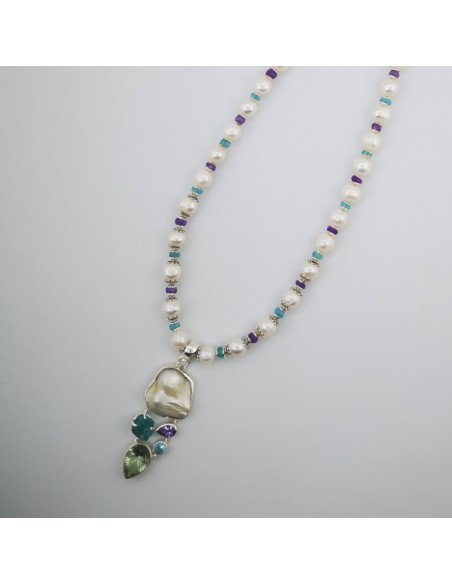 Collar con Colgante de Perla, Amatista, Apatito y Topacio Azul