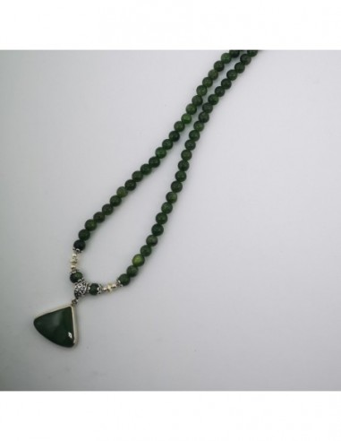 Collar con Colgante de Jade