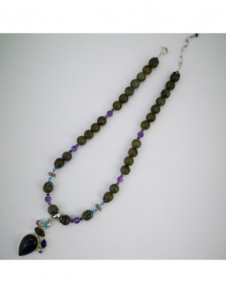 Collar con Colgante de Labradorita, Amatista, Topacio Azul y Cristal Swarosky